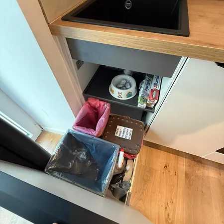 11 Apartaclean Cancellieri アパート
